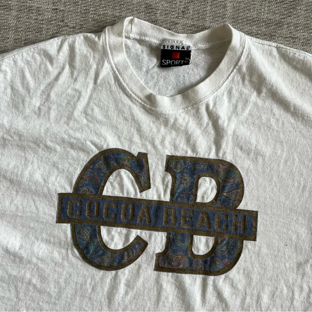 Vintage 1990s Cocoa Beach Florida Women’s White Graphic Crop Top Tee Shirt - Picture 2 of 10